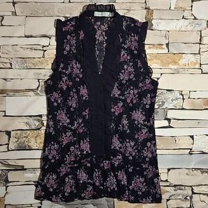 L | Costa Blanca | Floral Lace Ruffle V-Neck Sleeveless Blouse